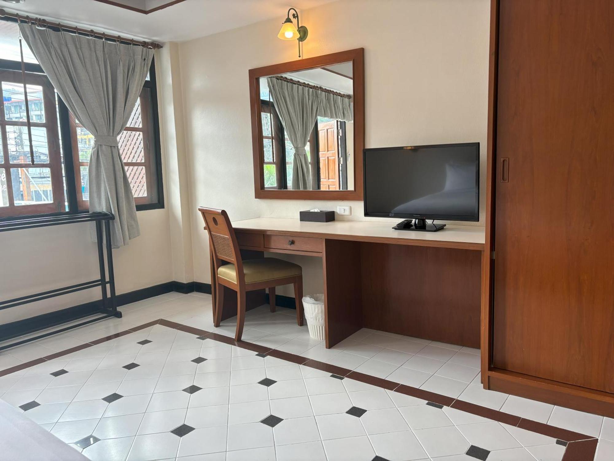 Appartement Sunset Mansion à Patong Extérieur photo