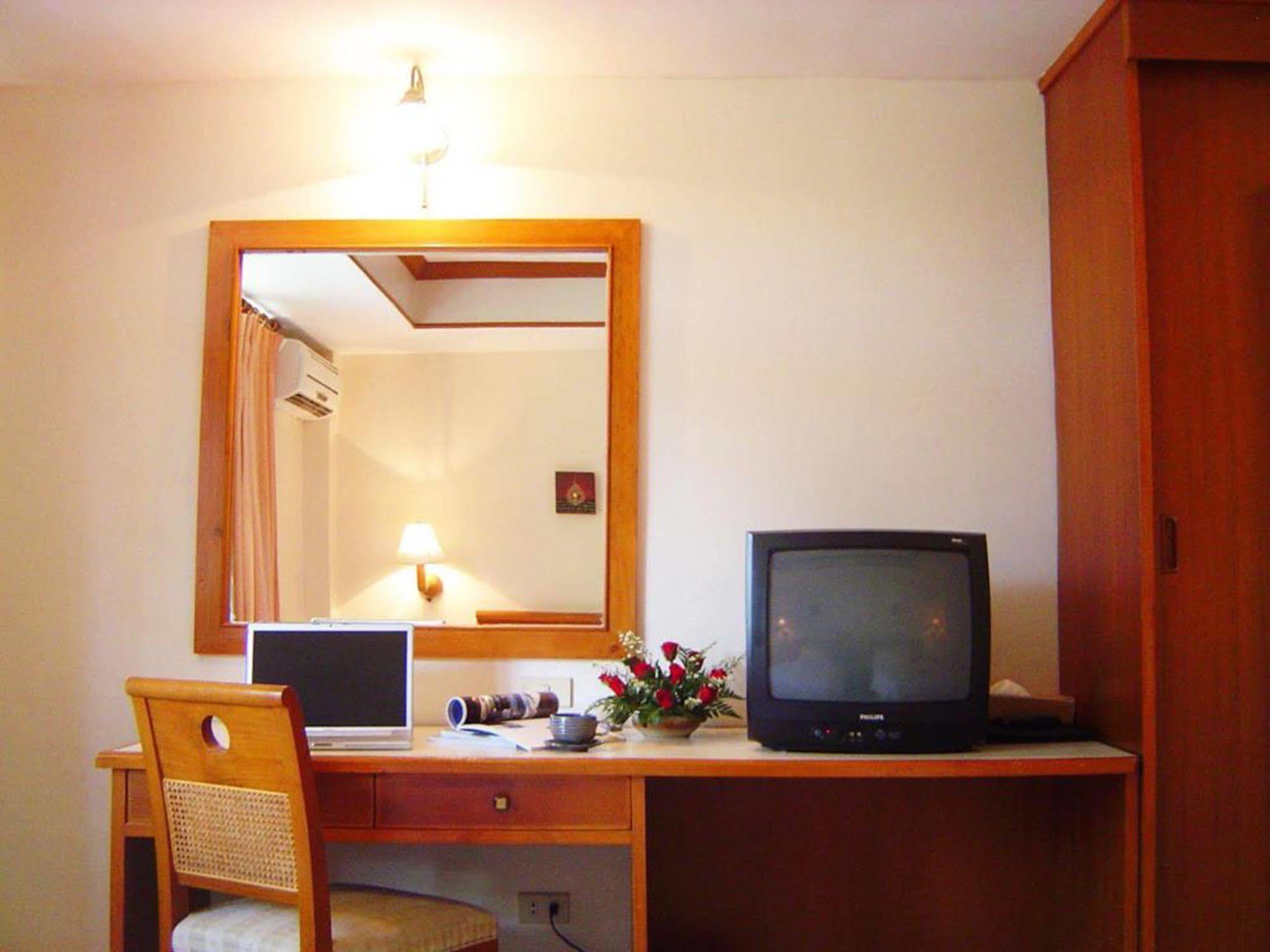 Appartement Sunset Mansion à Patong Extérieur photo